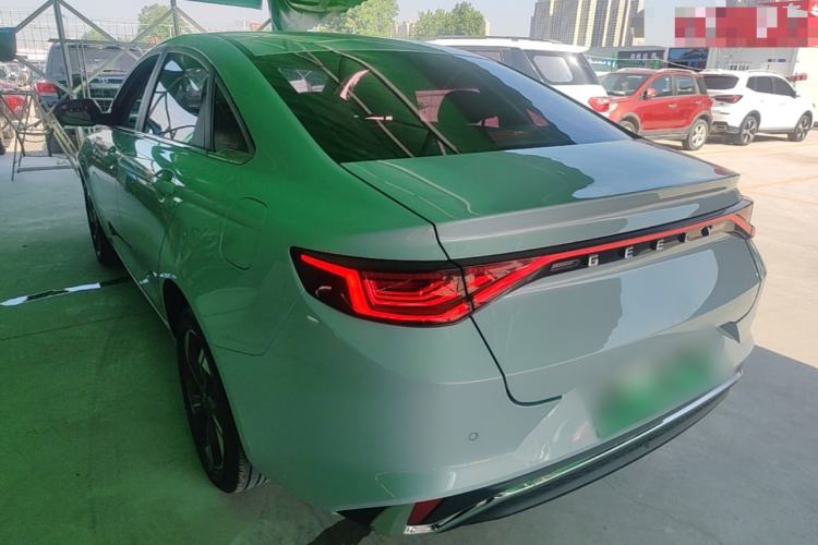 Geely Emgrand L 2022 — 4