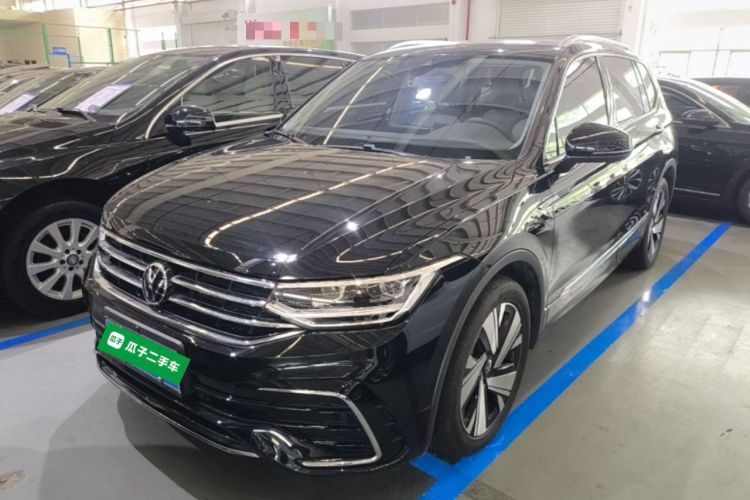 Volkswagen Tiguan L 2023 — фото 1