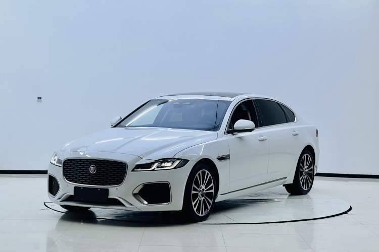 Jaguar XFL 2024 — фото 1