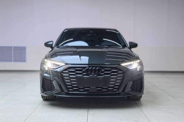 Audi A3L 2023 — 3