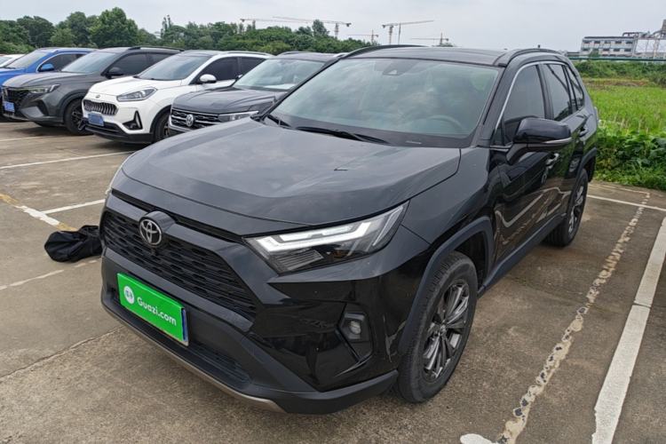 Toyota RAV4 2023 — фото 1