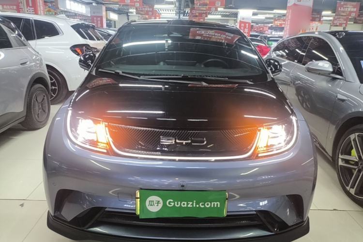 BYD Dolphin 2023 — 2