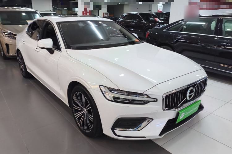 Volvo S60 2022 — 3