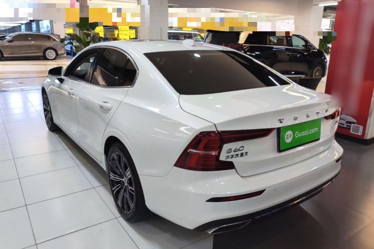 Volvo S60 2022 — 4