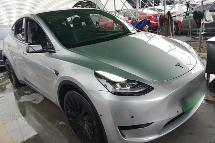 Tesla Model Y 2022 — 3