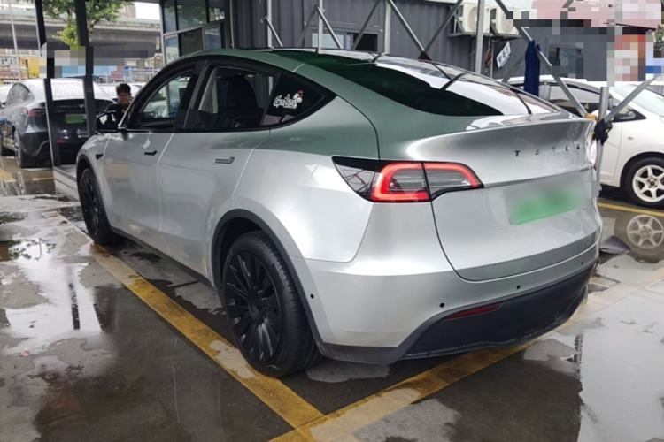 Tesla Model Y 2022 — 4