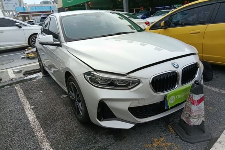 BMW 120i 2023 — фото 3