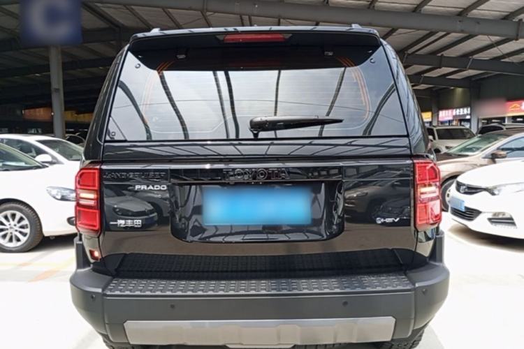 Toyota Prado 2025 — 5