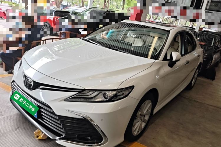 Toyota Camry 2021 — фото 1