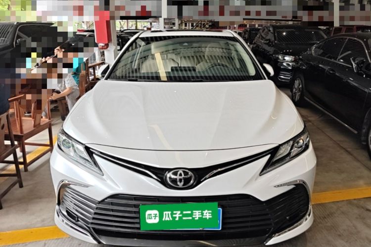 Toyota Camry 2021 — фото 2