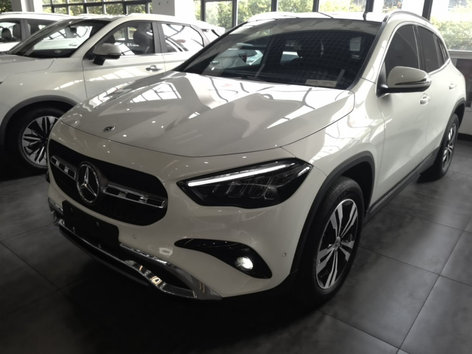 Mercedes-Benz benz gla 2025 — фото 1