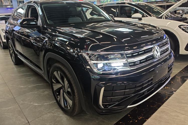 Volkswagen teramont x 2023 — фото 3