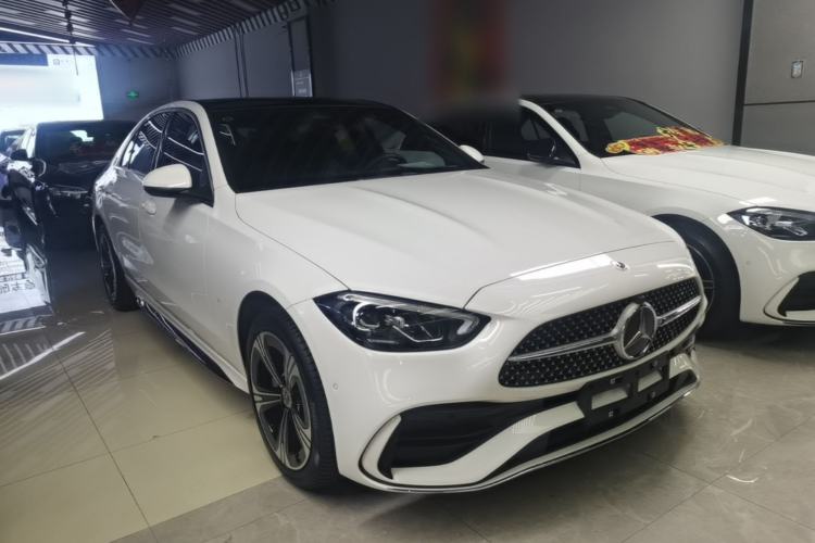 Mercedes-Benz C 260 L 2024 — 3