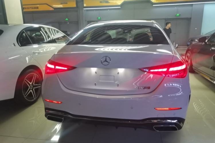Mercedes-Benz C 260 L 2024 — 5