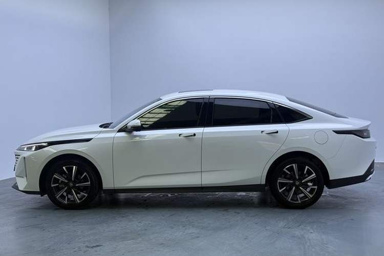 ChangAn Eado 2024 — 5