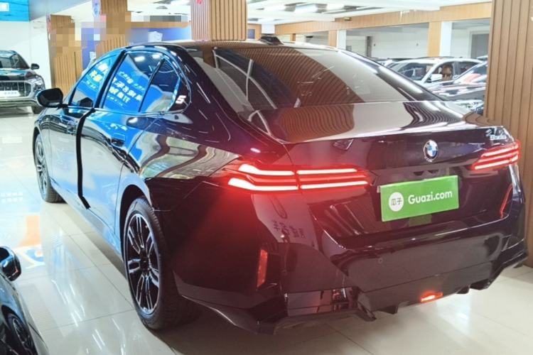 BMW 530Li 2025 — 4