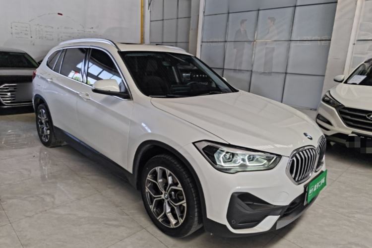 BMW X1 2022 — фото 3