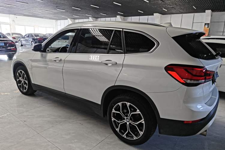 BMW X1 2022 — фото 4