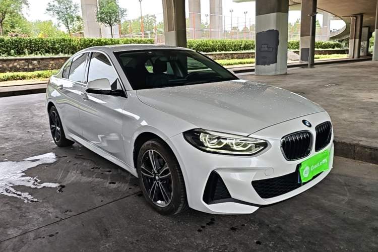 BMW 120i 2021 — фото 3