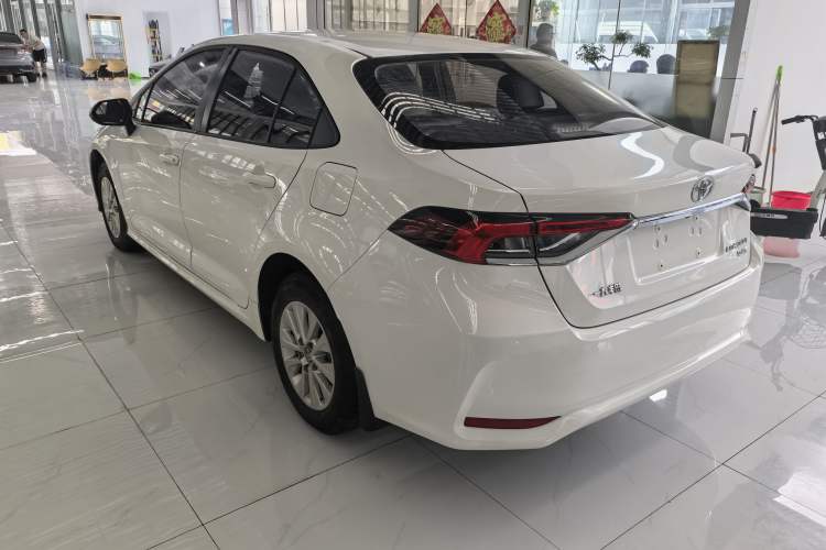 Toyota Corolla 2022 — фото 4
