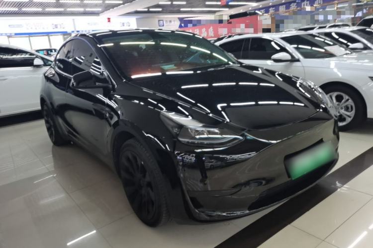 Tesla Model Y 2022 — 3