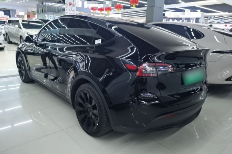 Tesla Model Y 2022 — 4
