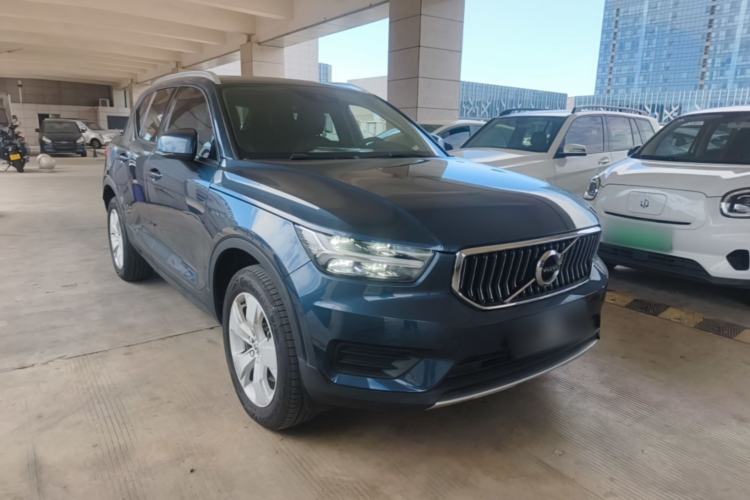 Volvo XC40 2022 — фото 3