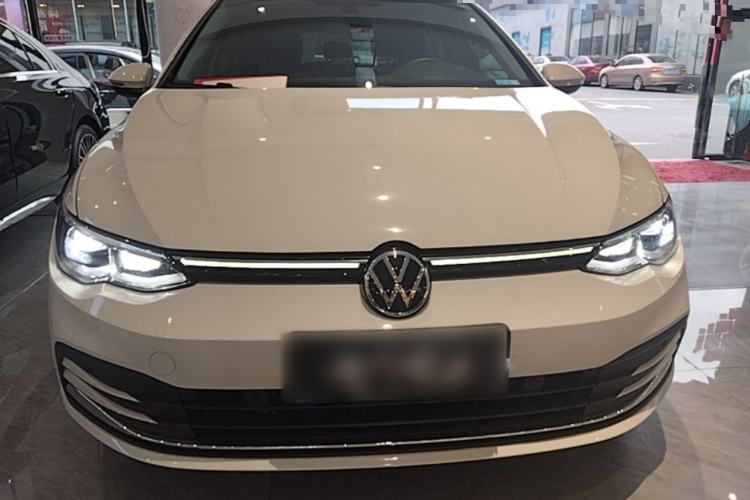 Volkswagen Golf 2024 — 2