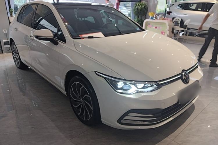 Volkswagen Golf 2024 — 3