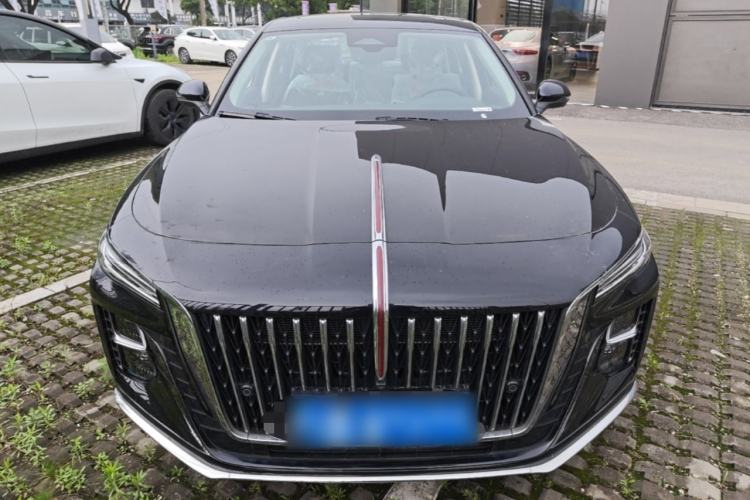 Hongqi H5 2025 — 2