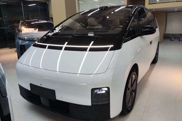 Li Auto MEGA 2025 — 2
