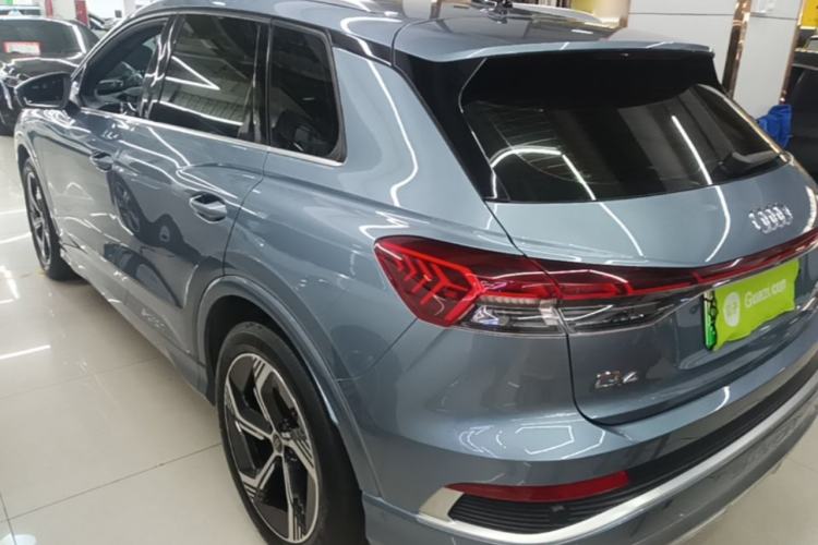Audi Q4 e-tron 2023 — 4
