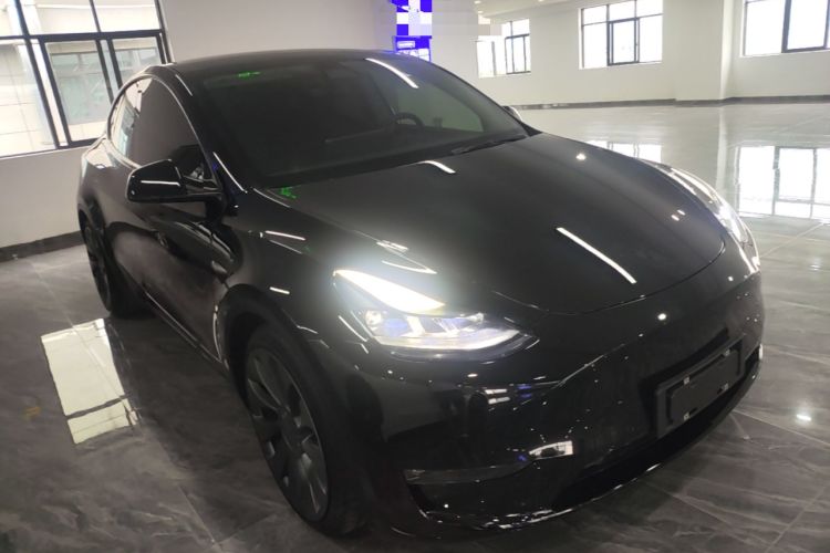 Tesla Model Y 2021 — 3