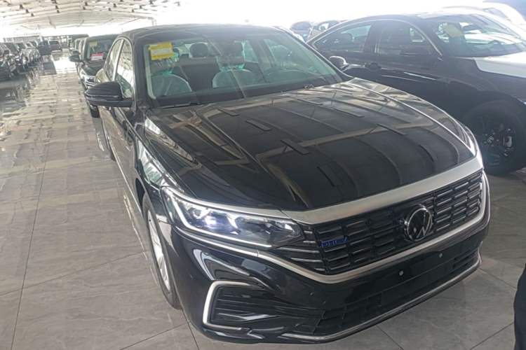 Volkswagen Passat 2025 — 3