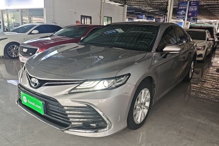 Toyota Camry 2021 — фото 1