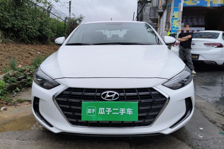 Hyundai Elantra 2020 — 2