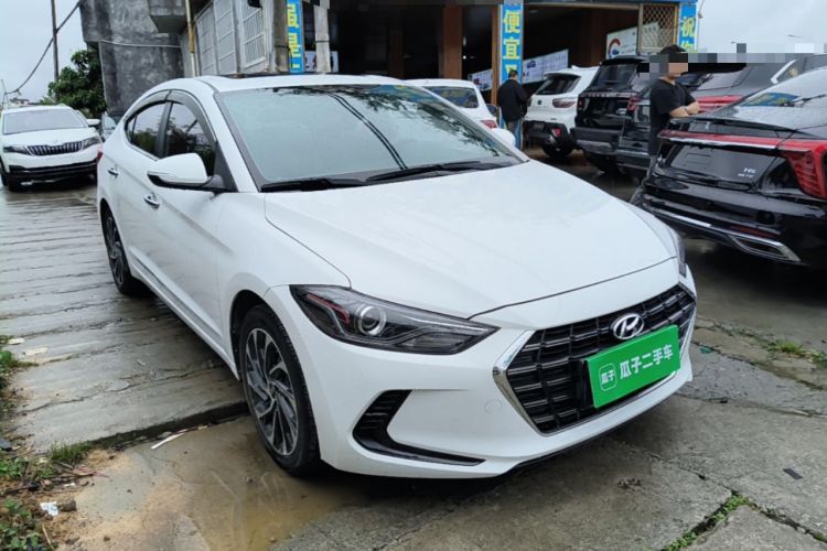Hyundai Elantra 2020 — 3