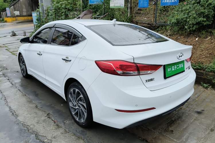 Hyundai Elantra 2020 — 4