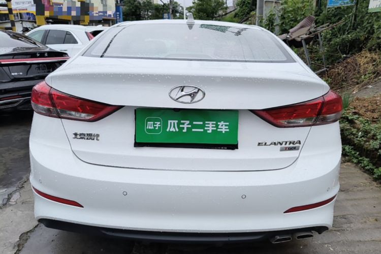 Hyundai Elantra 2020 — 5