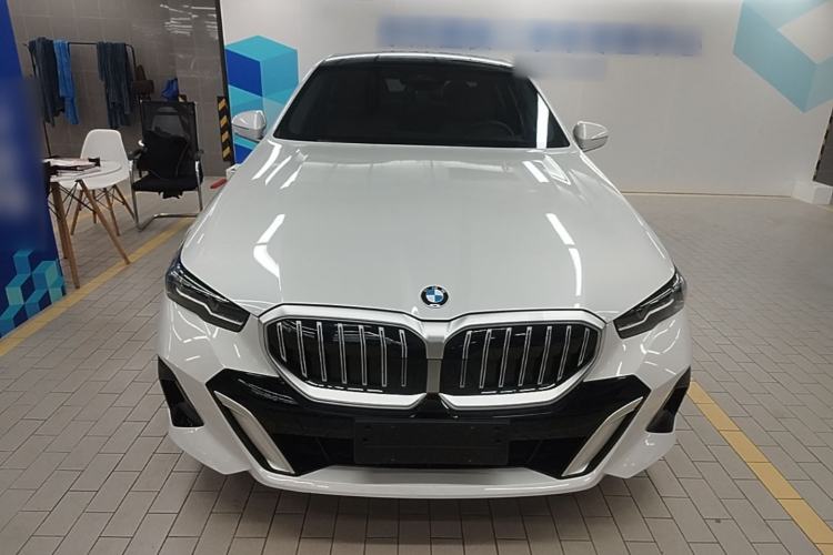 BMW 525Li 2024 — 2