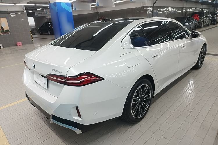BMW 525Li 2024 — 5