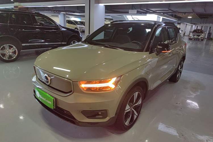 Volvo xc40 new energy 2021 — фото 1