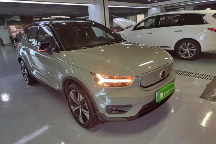 Volvo xc40 new energy 2021 — фото 3