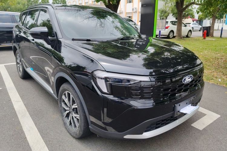 Ford Equator Sport 2025 — 3