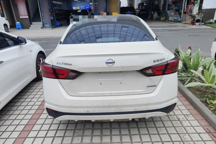 Nissan Altima 2021 — 5