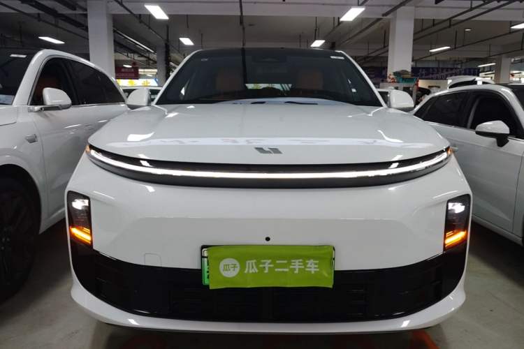 Li Auto L6 2024 — 2
