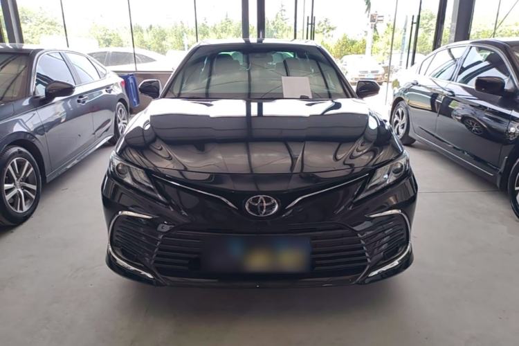 Toyota Camry 2021 — фото 2