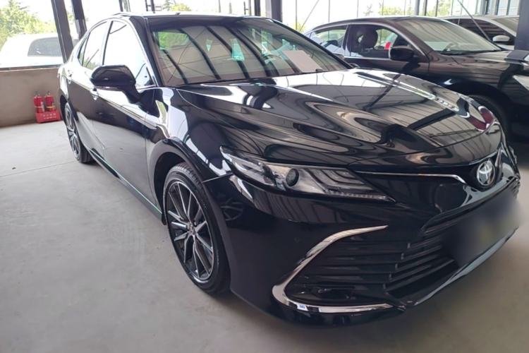 Toyota Camry 2021 — фото 3