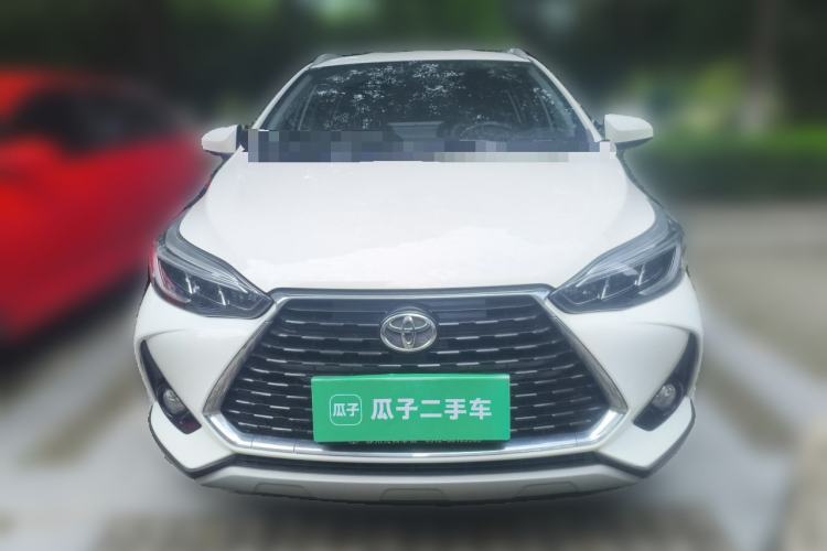 Toyota YARiS L 2022 — фото 2