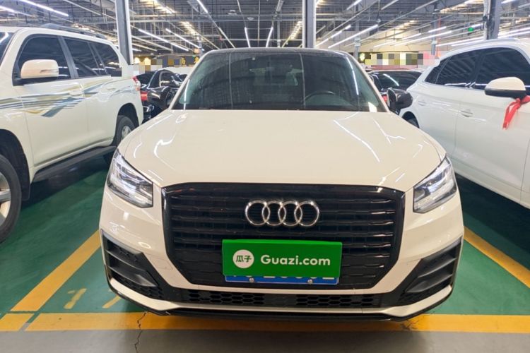 Audi Q2L 2021 — 2
